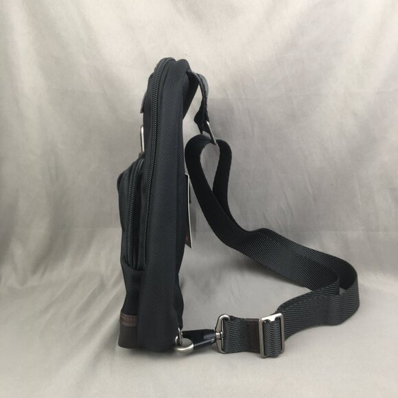 TUMI SLING BAG In black - Picture 2 of 11